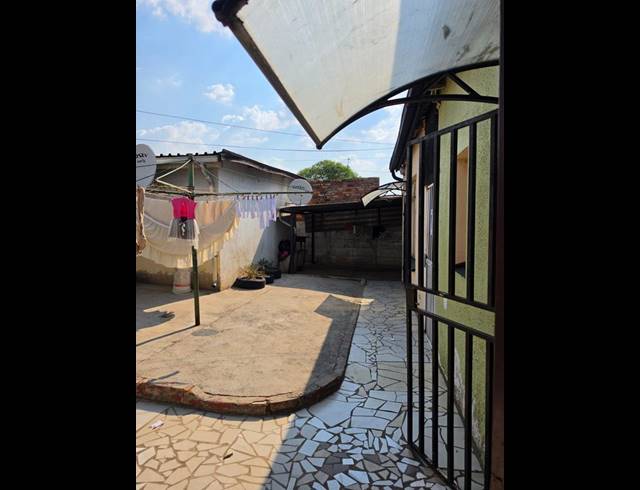 1 BEDROOM HOUSE FOR SALE IN FOREST HILL